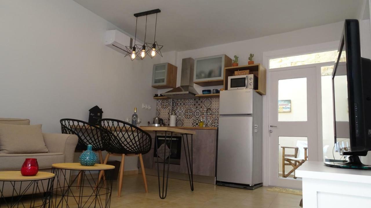 Elegant And Comfortable Apartment In The City Center Ermoupoli Buitenkant foto